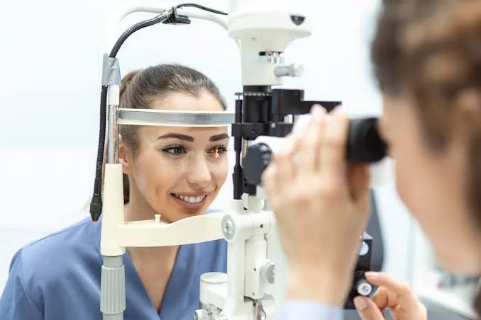 Operasi Lasik Mata Belum Dijamin BPJS Kesehatan? Tenang Ada Alternatif Lain yang Bisa di Coba