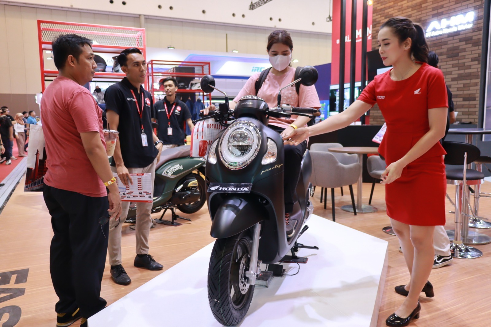 Punya Garansi Rangka 5 Tahun, Model Terbaru Honda Scoopy Sukses Memikat Pengunjung IMOS+ 2023