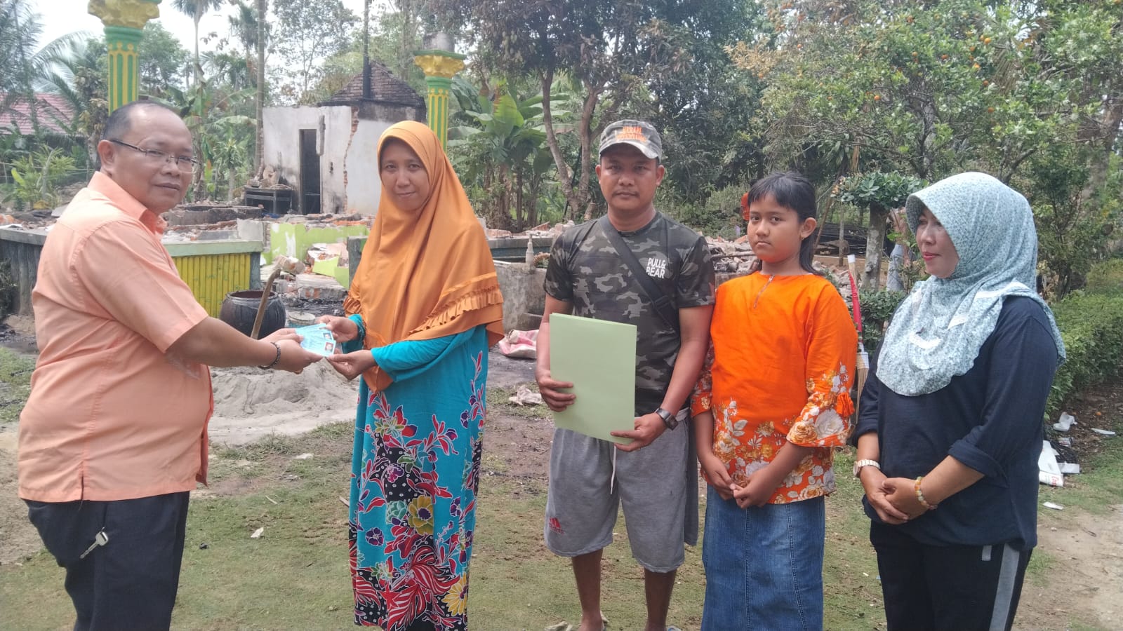 Gerak Cepat Dinas Dukcapil Bengkulu Tengah untuk Korban Kebakaran