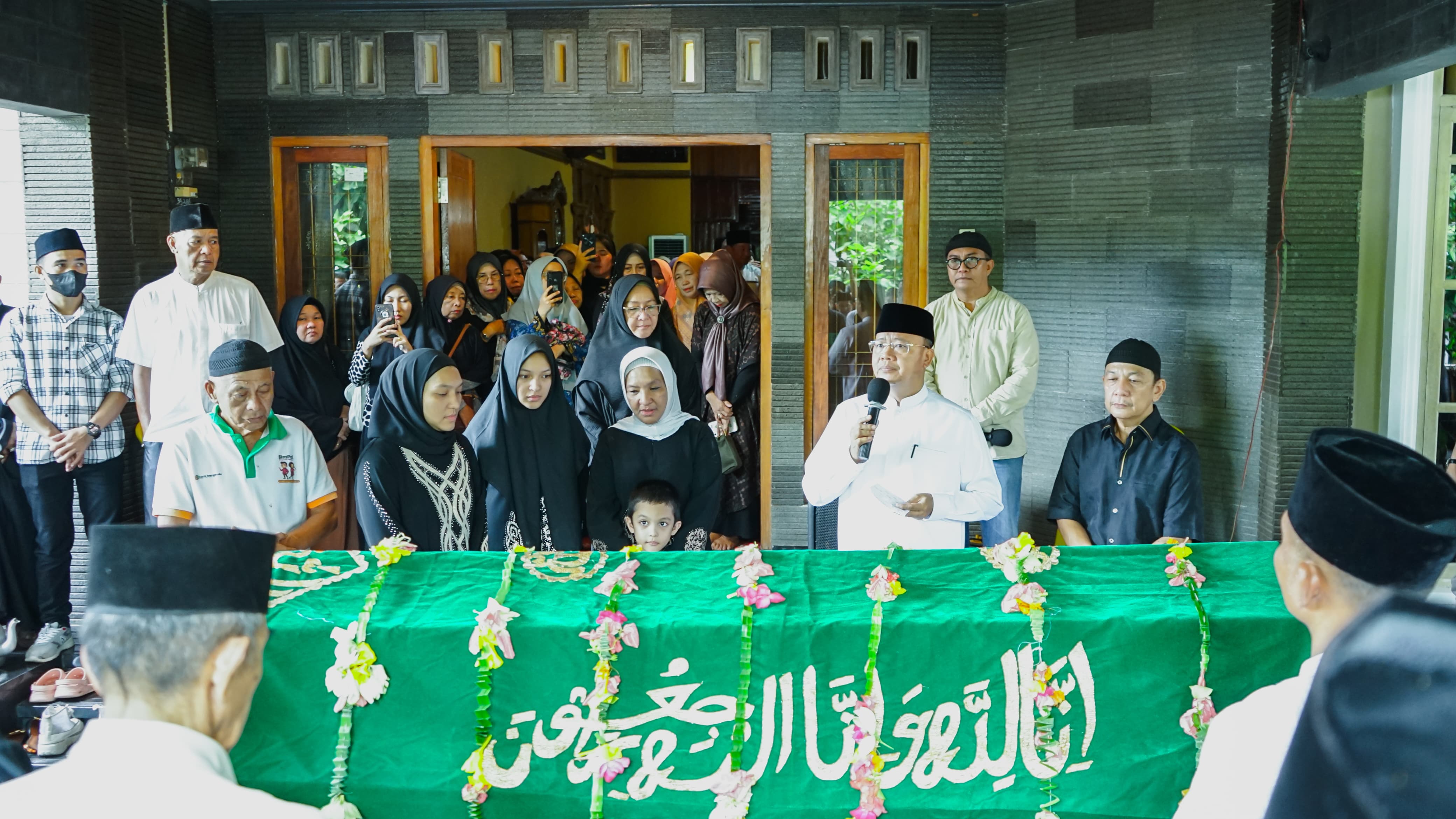 Gubernur Rohidin Lepas Jenazah Alm. Erdiwan Kadis Ketahanan Pangan Provinsi Bengkulu