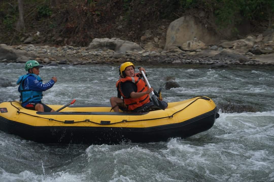 Uji Adrenalin di Event Arung Jeram se-Sumbagsel di Bengkulu Selatan