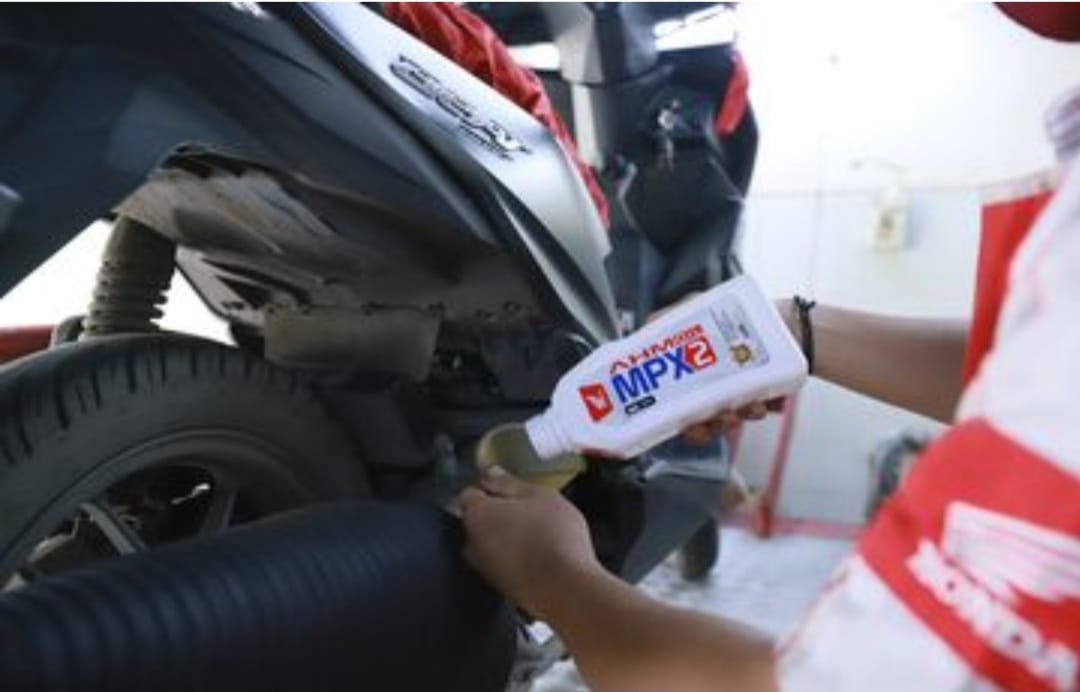 Waspada Oli Palsu, 4 Tips Memilih Oli Mesin Untuk Motor Kesayangan Anda dari Astra Motor 