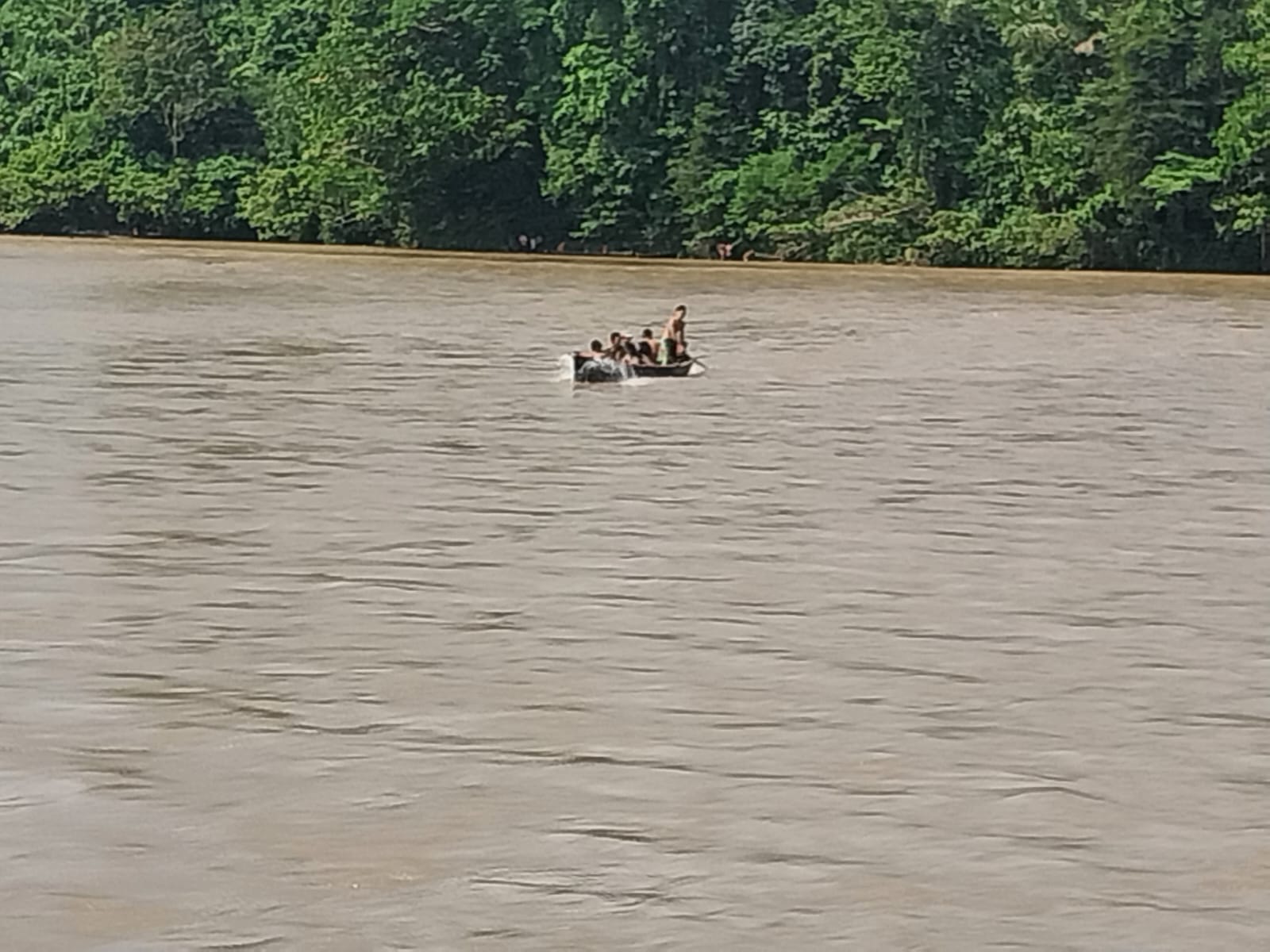 Perahu Terbalik saat Menyeberangi Sungai, Lansia Hanyut Terbawa Arus