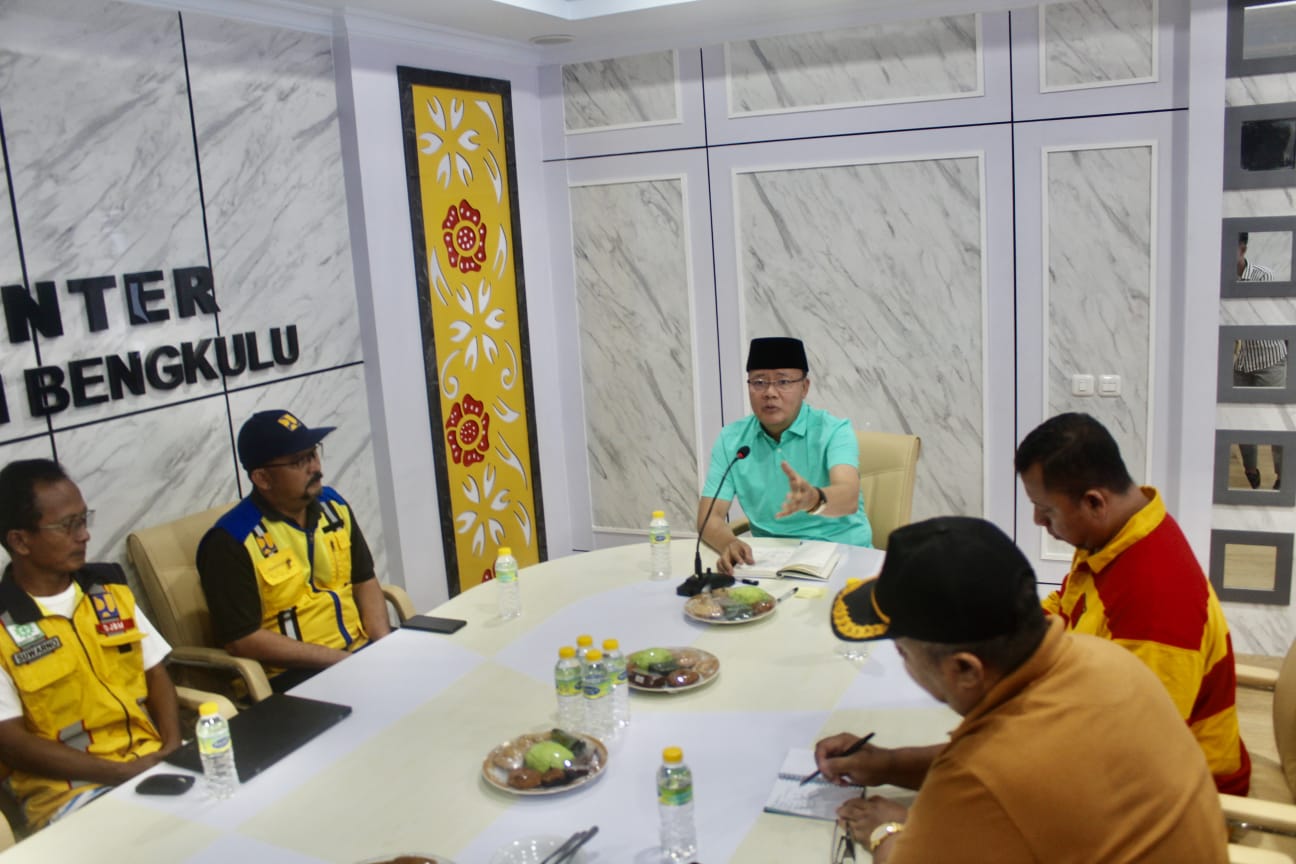 Jalan Amblas di Liku Sembilan, Gubernur Rohidin Mersyah Paparkan Rencana Tindak Darurat