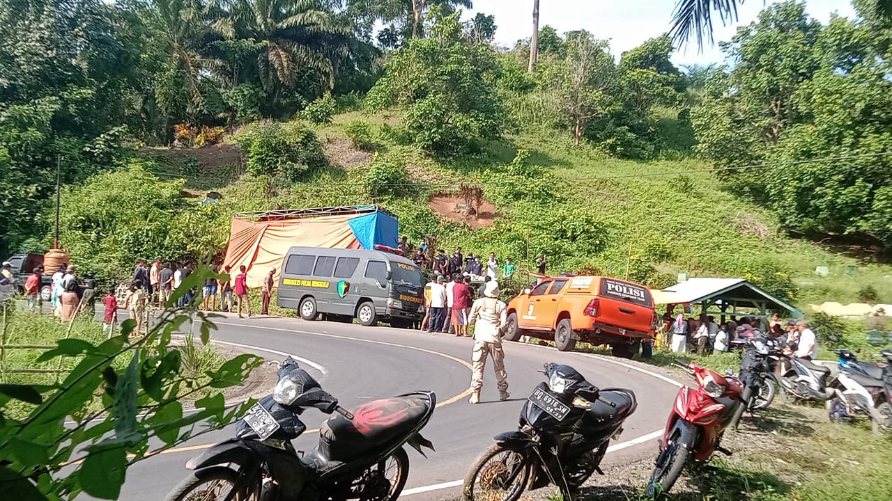 Otopsi, Makam Karyawan SPBU Dibongkar Polda Sumsel dan Polda Bengkulu, Keluarga Yakini Almarhum Dibunuh 