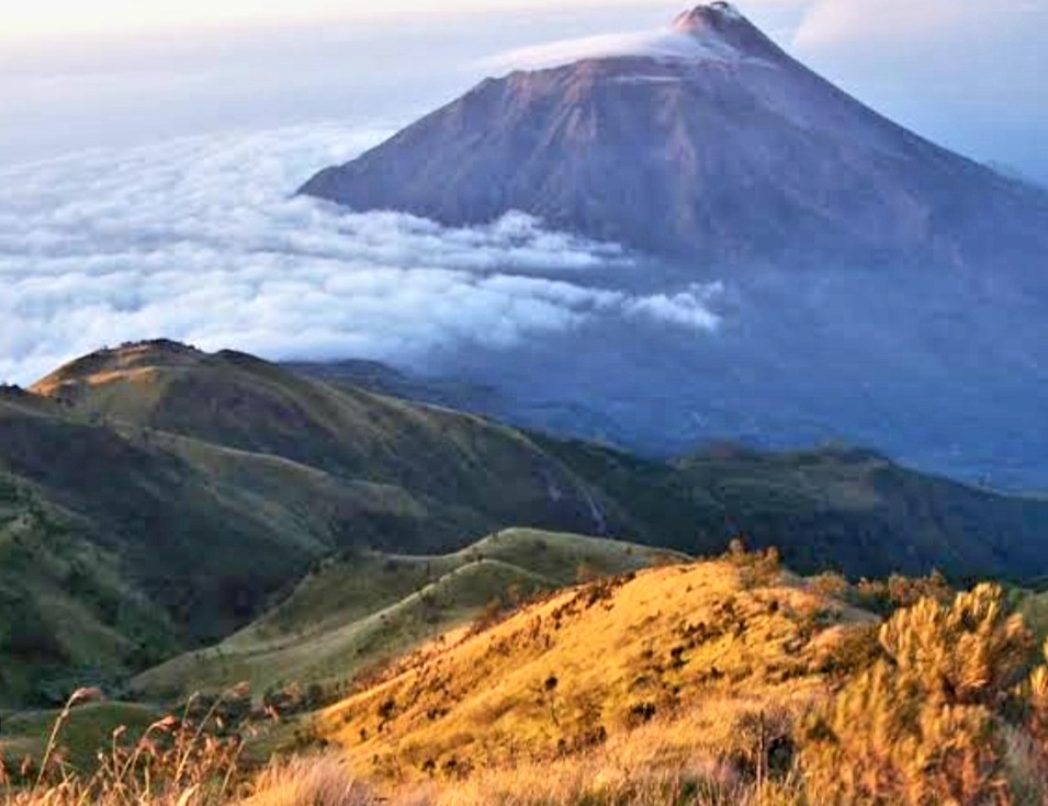 Terkenal Angker, Jangan Lakukan 7 Hal Ini Saat Mendaki ke Gunung Lawu