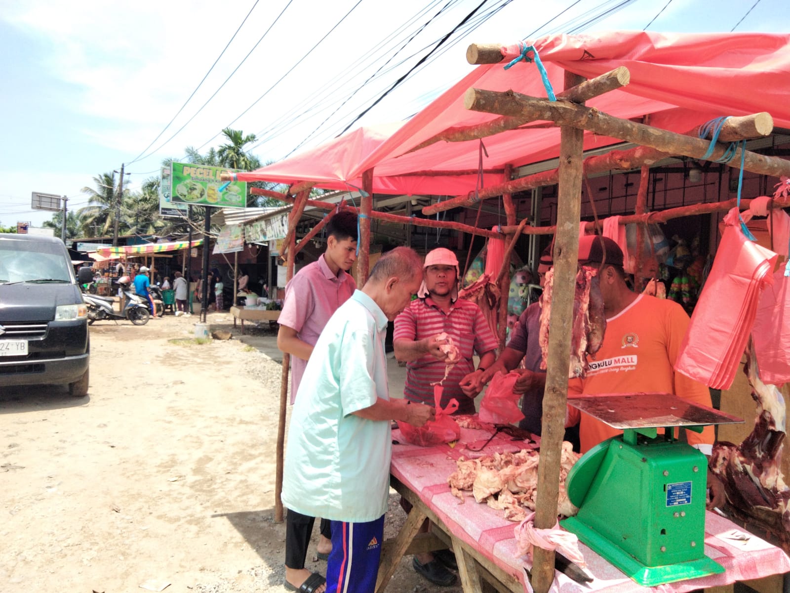 Puasa Tinggal Hitungan Jam, Pedagang Daging Musiman Berjamuran 