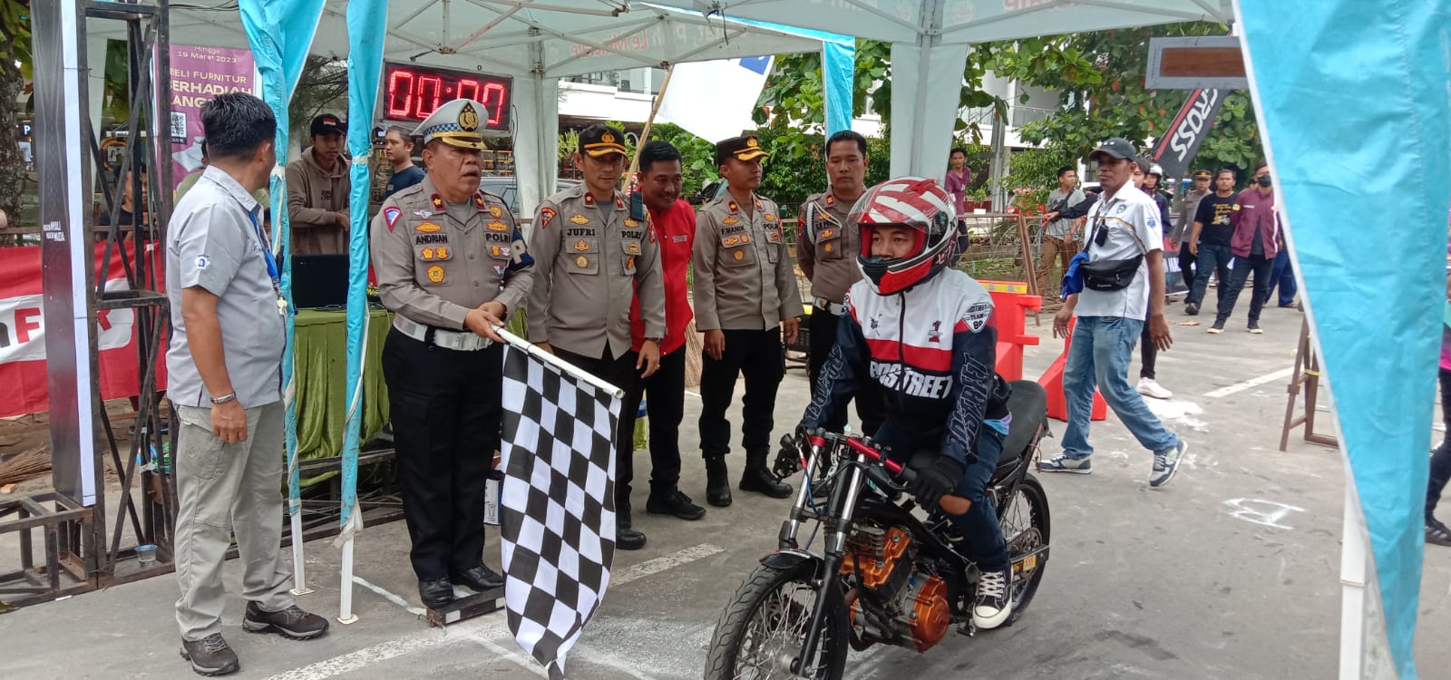 400 Riders Bersaing Rebut Juara Rafflesia Open Drag Race and Bike 2023 