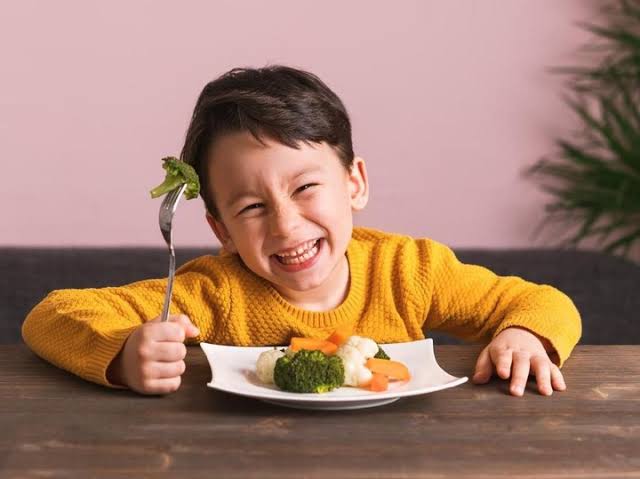 Agar Anak Jadi Juara Kelas, Berikan 9 Makanan Untuk Kecerdasan Otak Anak Berikut Ini