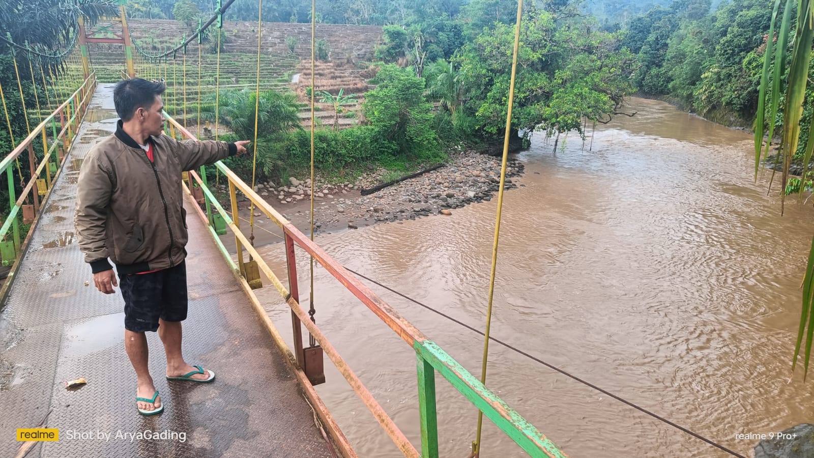 Siswi MTs Hanyut Belum Ditemukan, 6 Orang Selamat, Begini Kronologisnya