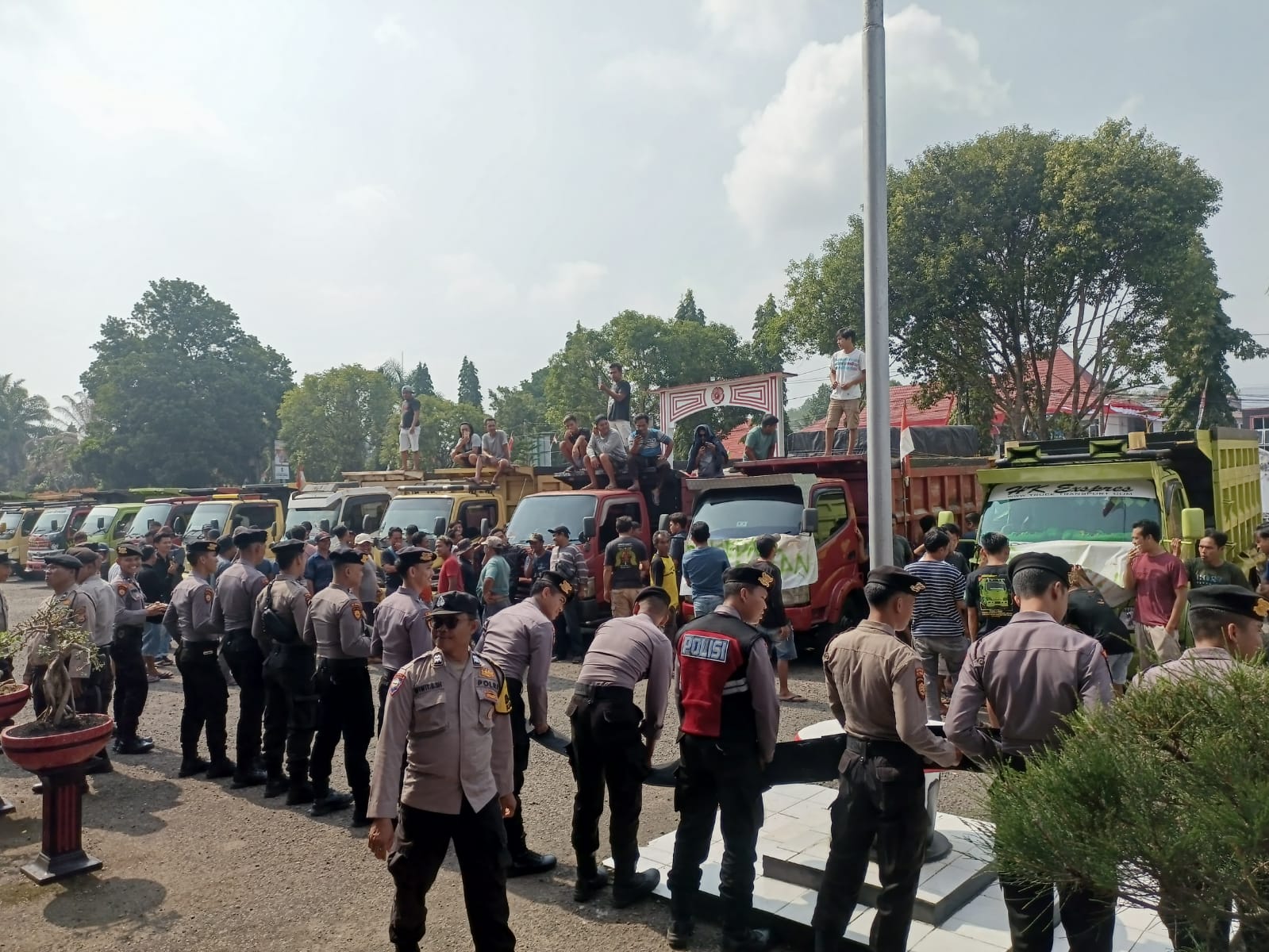 Heboh Sopir Truk karena Barcode MyPertamina Diblokir, Ini Tanggapan Pertamina, Simak Baik-baik