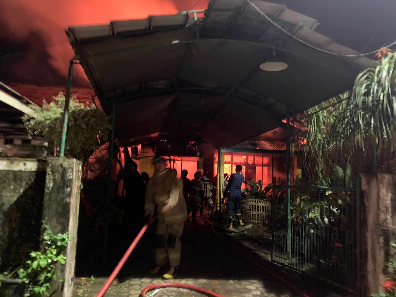 Rumah Milik Pensiunan PNS Sebelah Rumah Helmi di Sidomulyo Terbakar