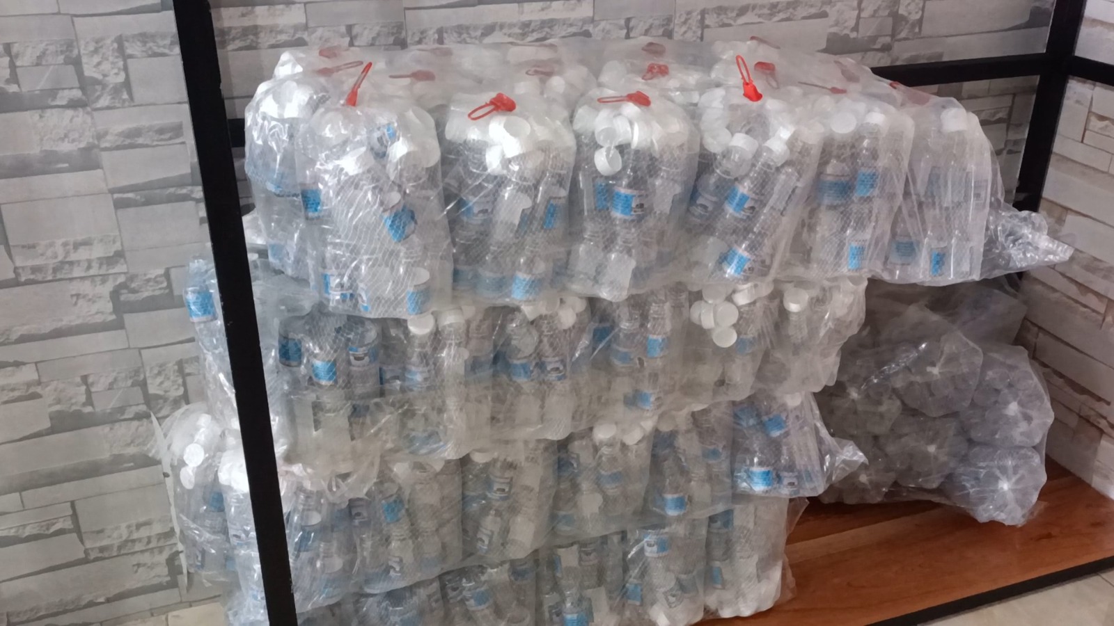 Jemaah Haji Dapat 10 Liter Air Zamzam, Namun Rencananya Diberikan Dua Tahap