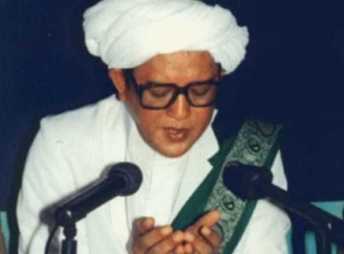 Karomah Abah Guru Sekumpul dan Kiai Abbas Buntet, Pesawat Jatuh Hanya Dilempar Tasbih