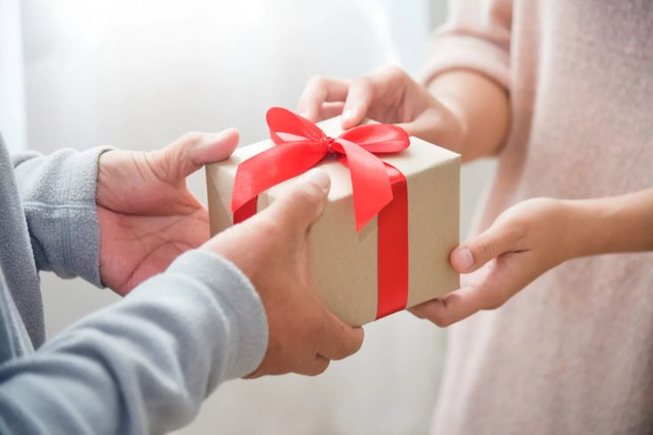 Rekomendasi Sejumlah Kado Natal untuk Pacar Biar Hubungan Makin Romantis