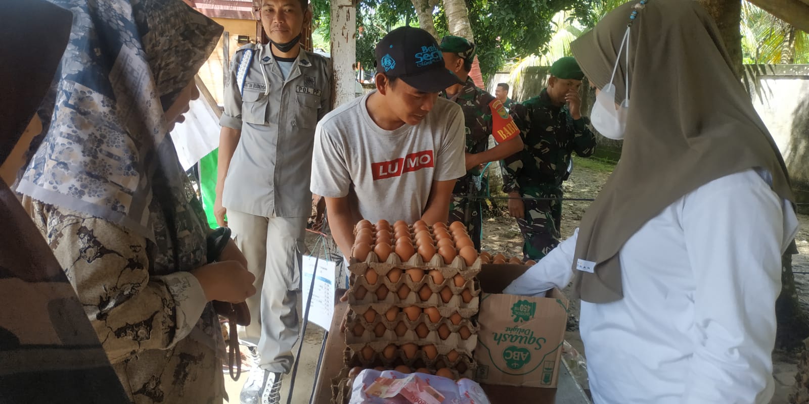 Pasar Murah, Harga Telur Lebih Murah Rp 15 Ribu per Karpet