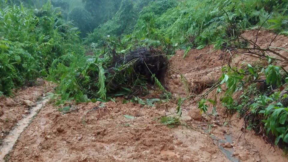 Tanah Longsor Lumpuhkan Akses Jalan ke Ulu Talo