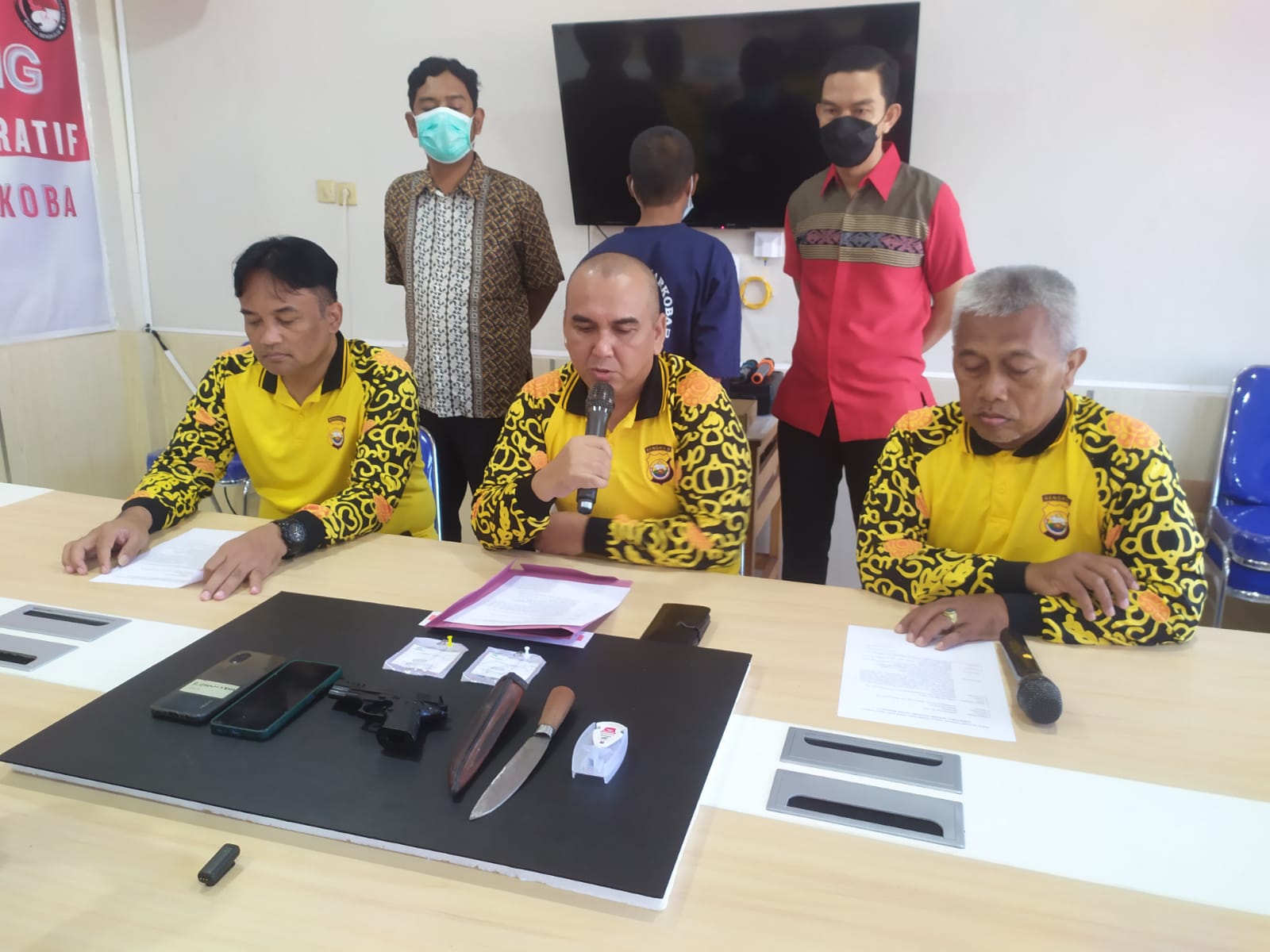 Begal Binduriang Bawa Senpi Mainan Ditangkap Jual Narkoba Serbuk Kristal ke Polisi 