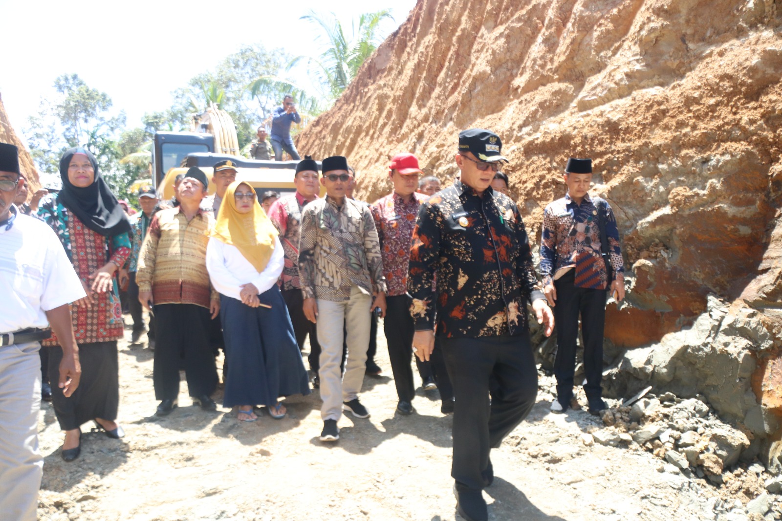 700 Meter Jalan Penghubung 3 Desa Diresmikan Bupati Kaur