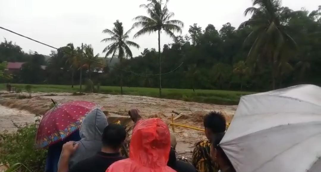 Air Sungai Meluap, Jembatan Taba Tengah-Surau Tak Bisa Dilalui