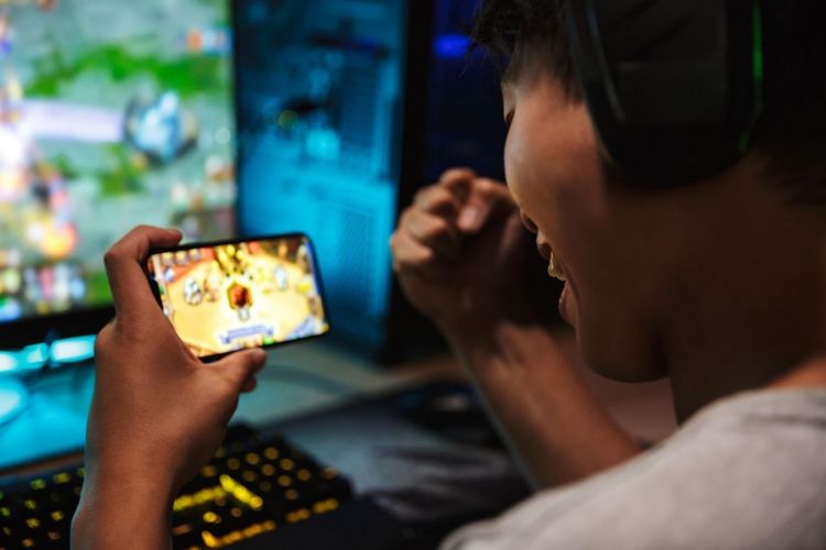 Jangan hanya Memandang Sisi Negatif, Begini Dampak Positif Bermain Game Online