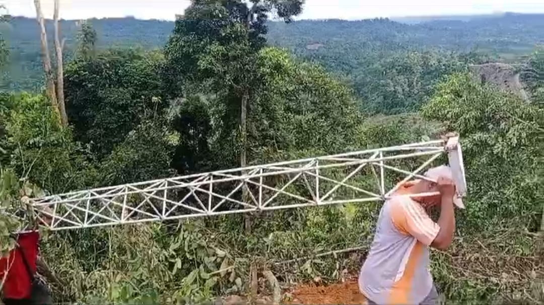 Seluma Merdeka Sinyal, Bupati Uji Coba Zoom Meeting dari Kantor Camat Ulu Talo 