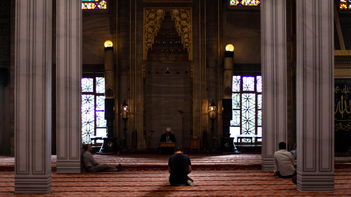 Bukan Tidak Mungkin Menjadi Kaya karena Rajin Membaca Surat Al Quran Berikut 