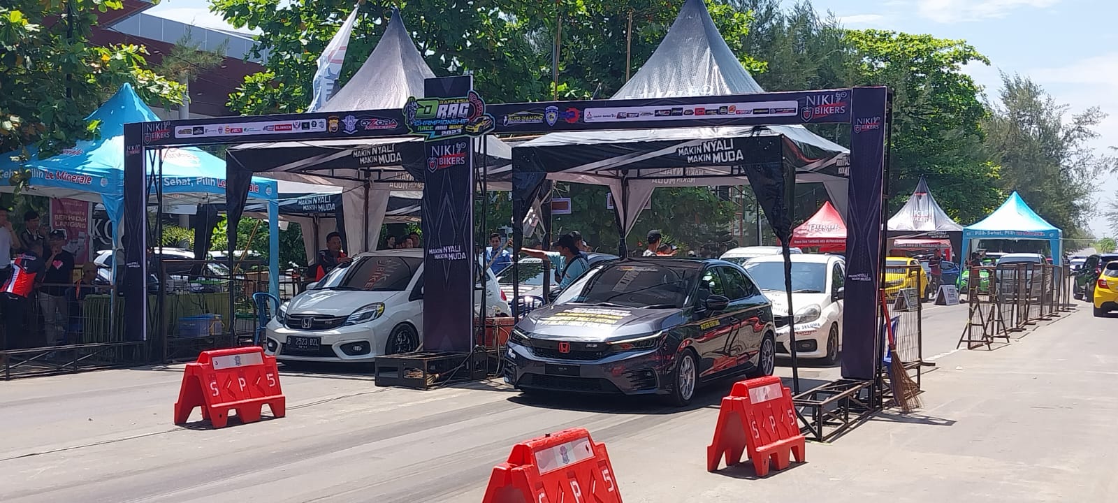 205 Pembalap Mobil Unjuk Gigi Pada Rafflesia Open Drag Race and Bike