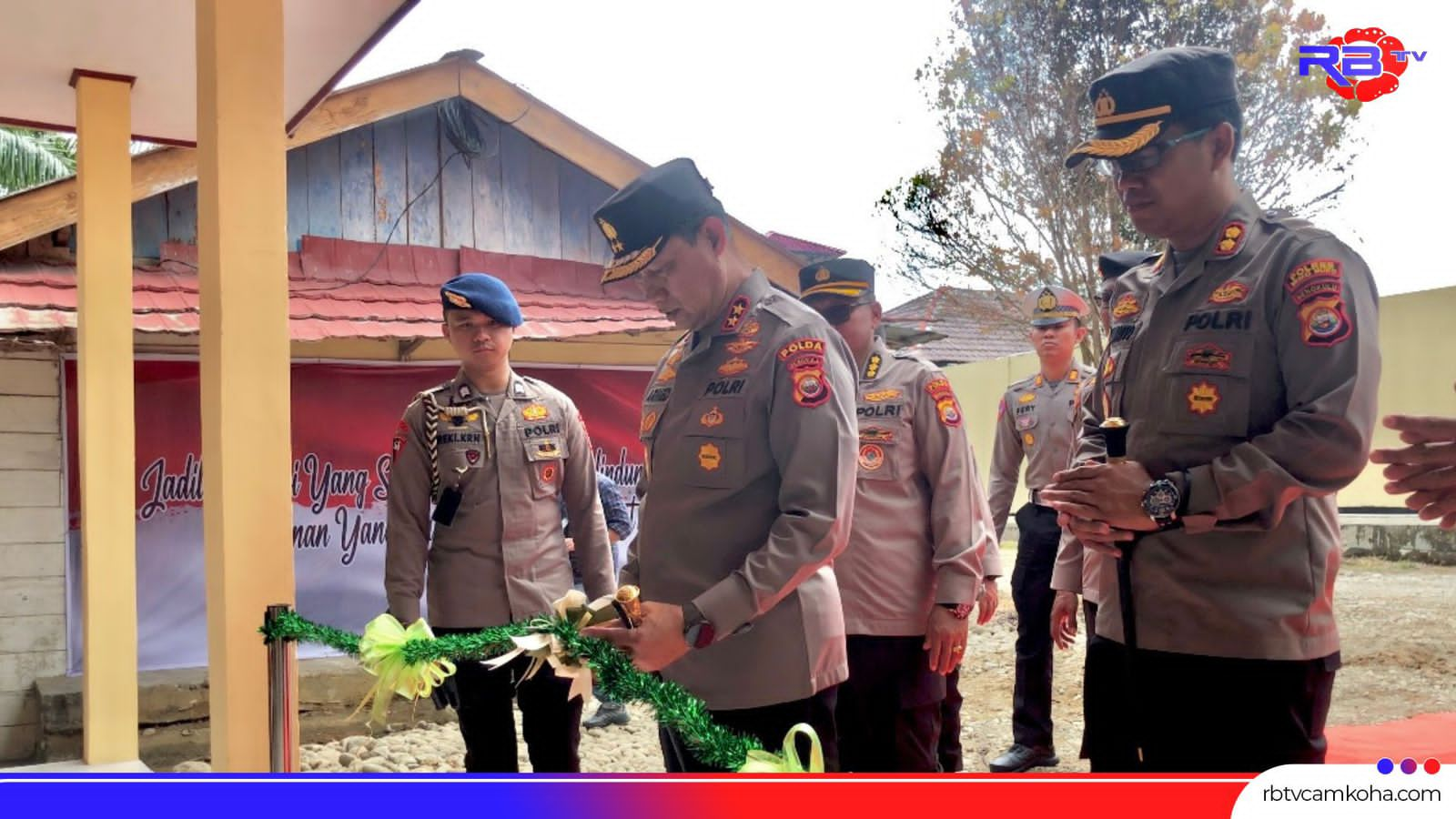 Berkunjung ke Mukomuko, Kapolda Bawa Bantuan Puluhan Juta