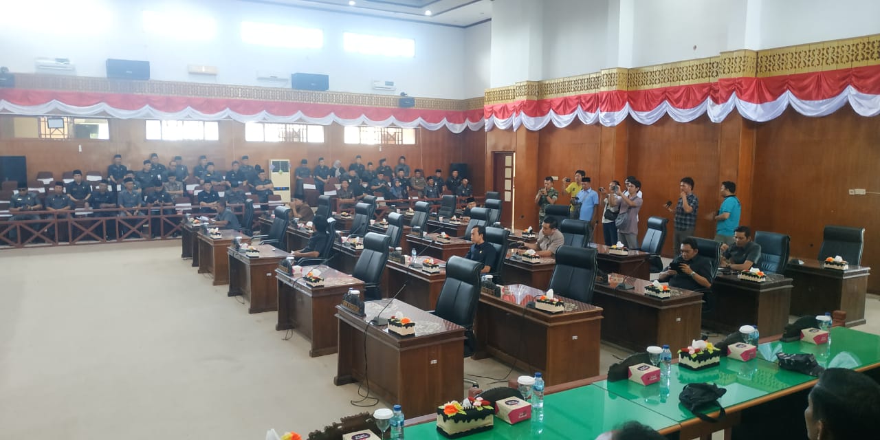 Rapat Paripurna, DPRD Kaur Minta Aparat Penegak Hukum Awasi Pupuk Subsidi