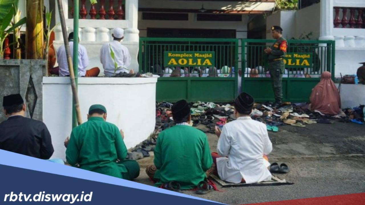 Pengakuan Nyeleneh Mbah Benu, Sebelum Tentukan Jadwal Sholat Id Telponan Dulu dengan Allah SWT