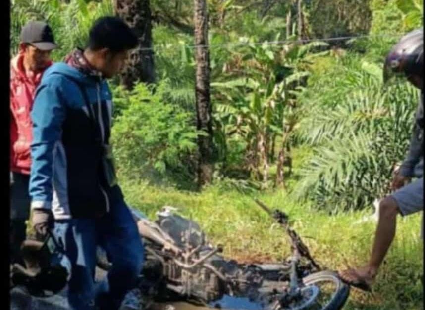 Motor Terbakar Saat Antar Paket, Kurir: Biar Motor Terbakar Asal Paket Selamat