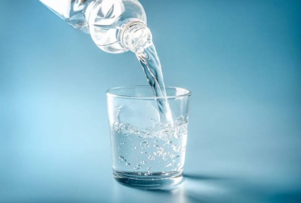 Menjaga Kesehatan Tulang Sejak Dini dengan Konsumsi Air Mineral pH Tinggi,  Berikut Rekomendasinya 