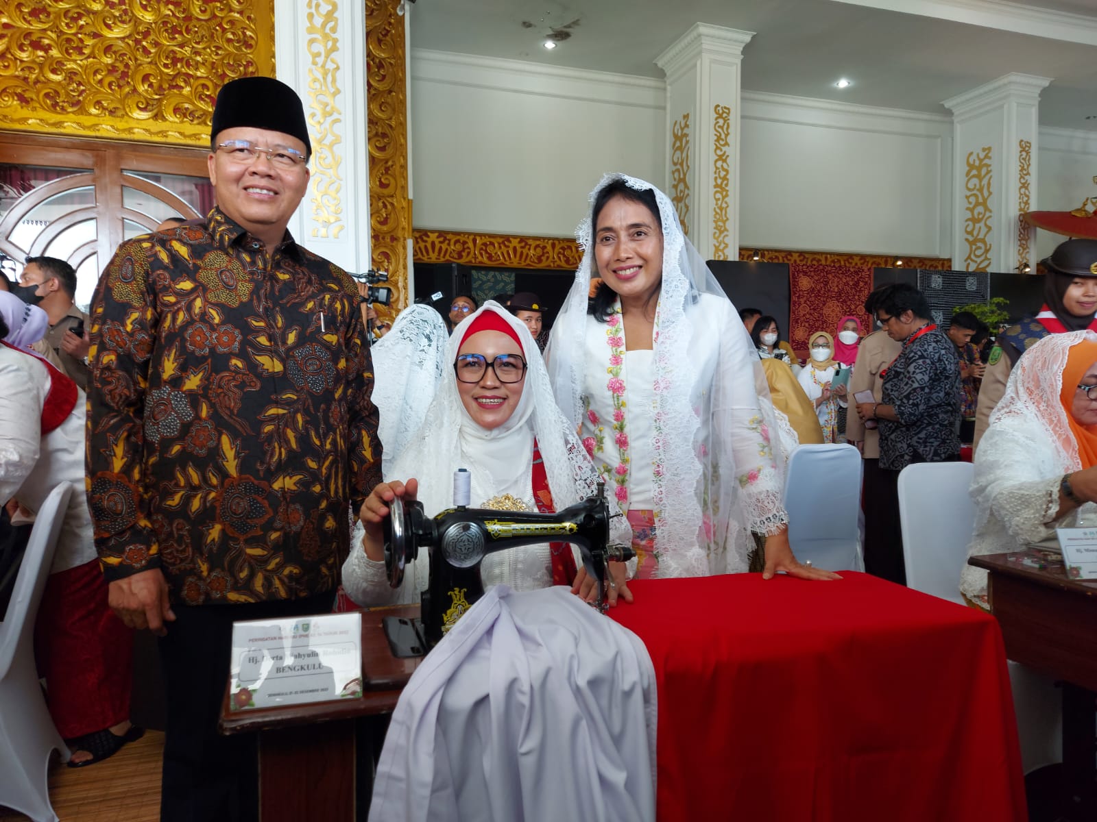 Kenang Perjuangan Ibu Fatmawati, 17 Istri Gubernur Menjahit Bendera di Bengkulu