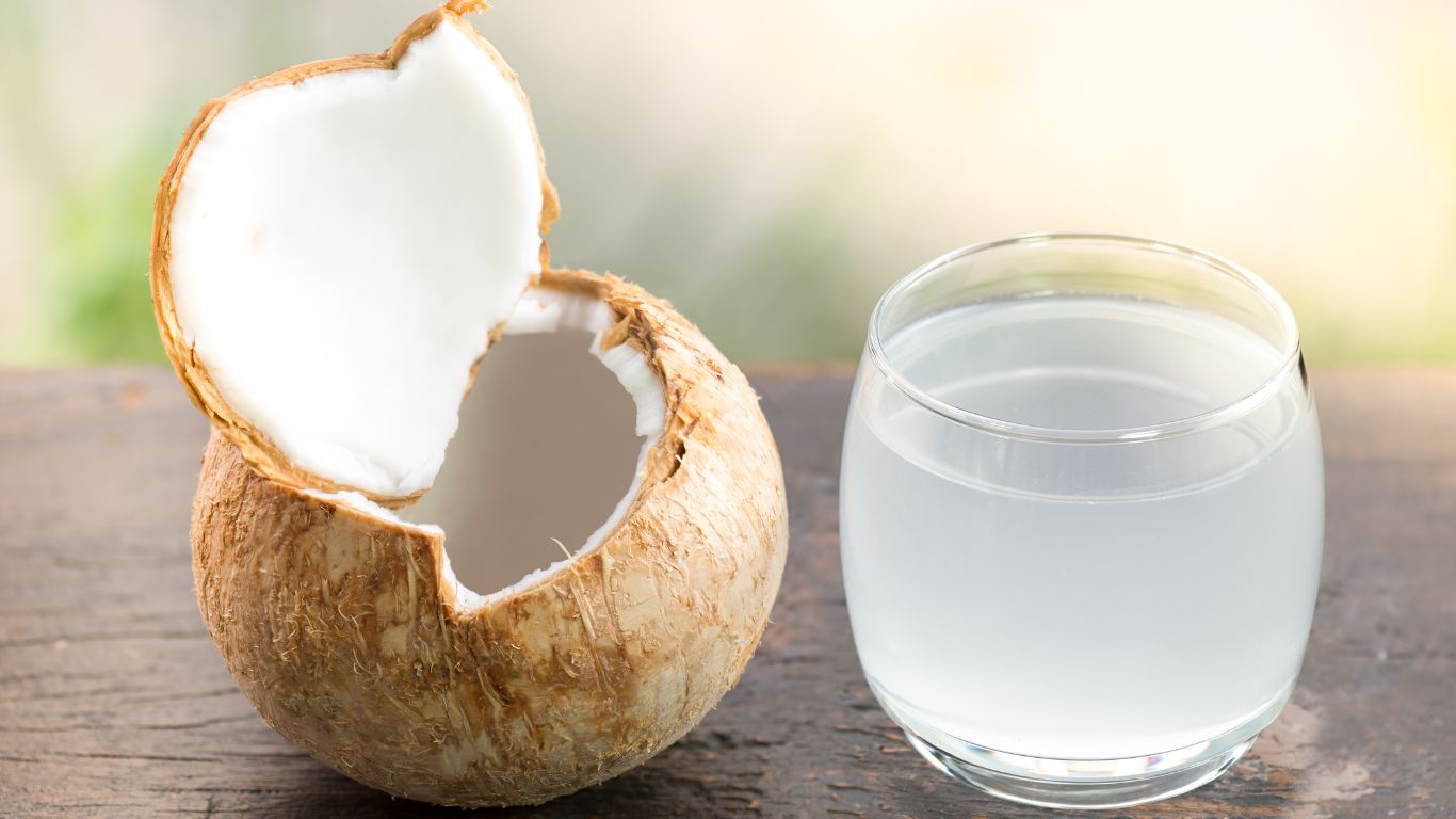 Bila Anda Mengalami 5 Gejala Ini, Setop Minum Air Kelapa, Bisa Bahaya