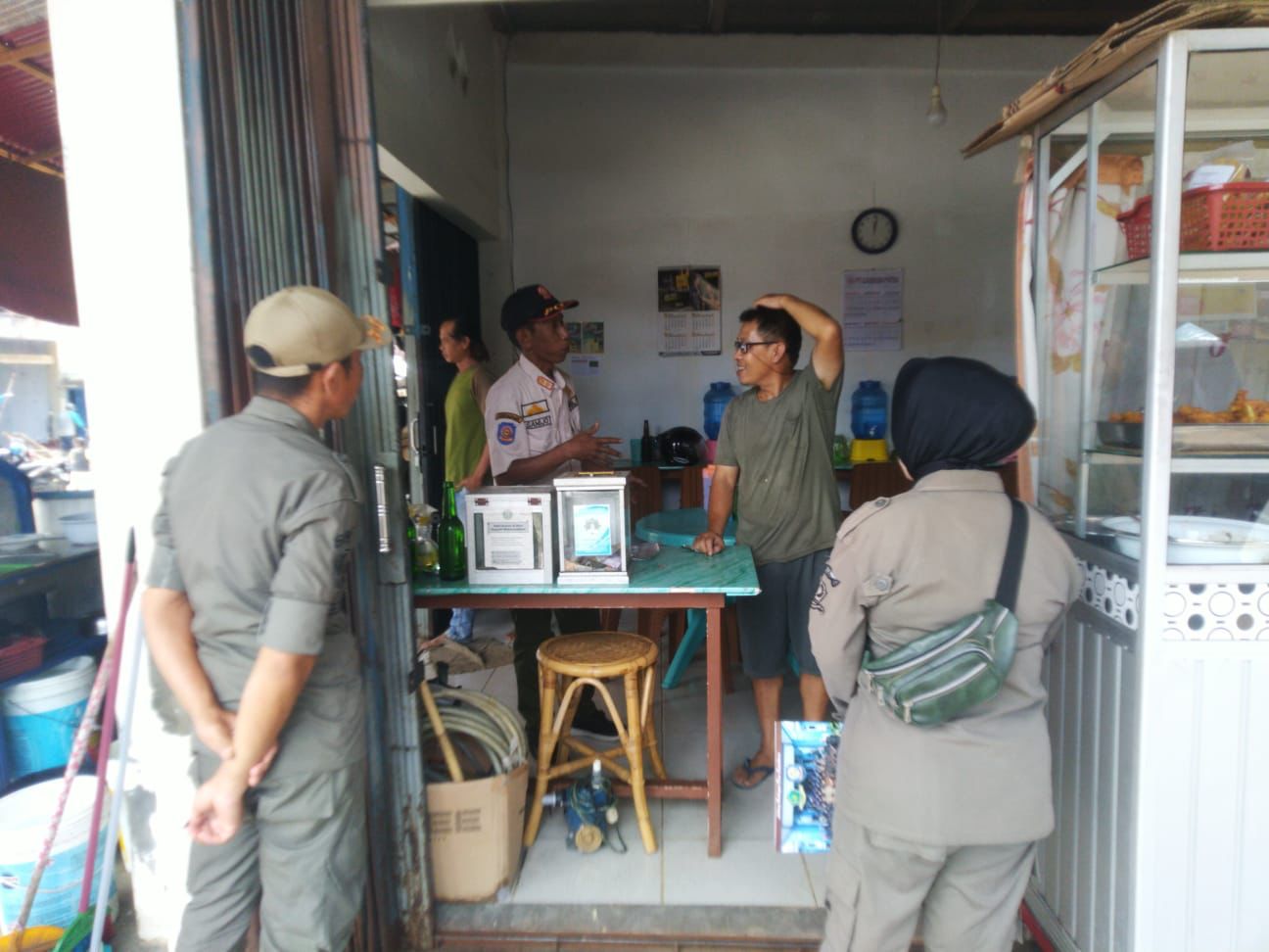 Satpol PP Lebong Razia, Temukan Usaha Warung Makan Tak Ditutup Tirai