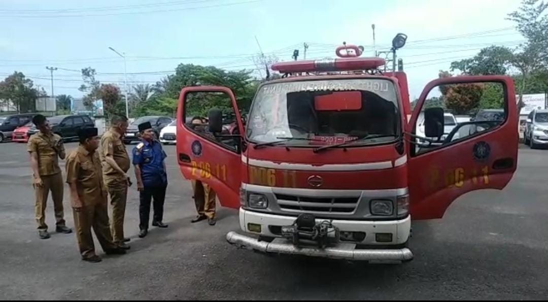 Armada Damkar DKI Jakarta di Kantor Bupati Bengkulu Tengah, Ada Apa? 