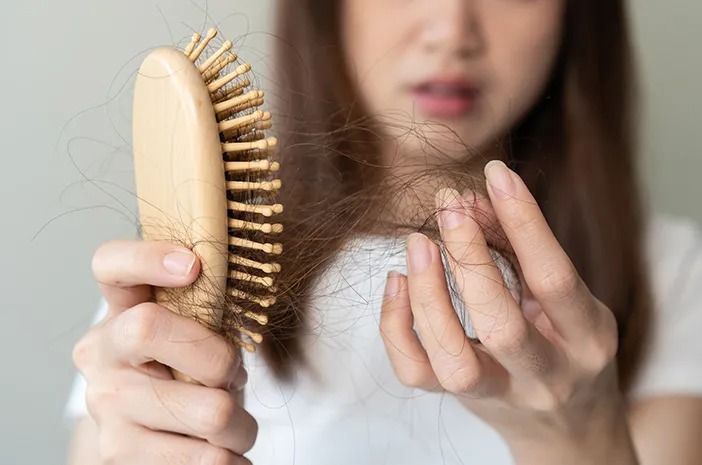 Rambut Rontok Bikin Rasa Percaya Diri Menurun, Begini Cara Mengatasinya 