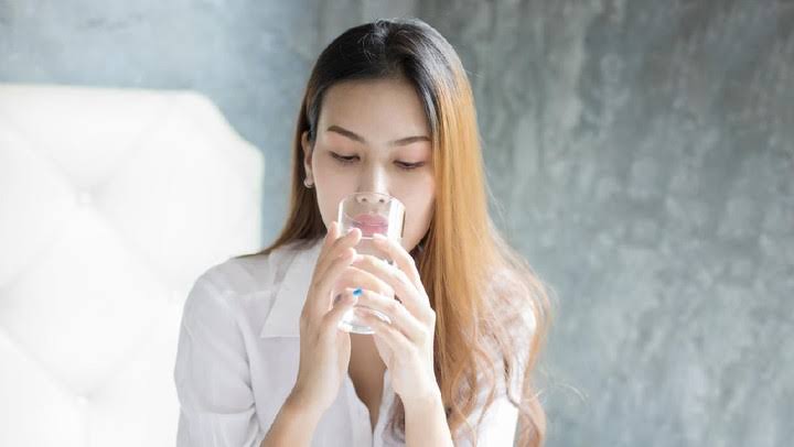 Mau Badan Langsing dan Ideal, Coba Tips Diet Air Putih yang Aman Seperti Ini