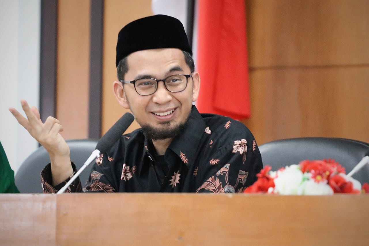 Mau Dikejar Rezeki? Kata Ustadz Adi Hidayat Jadikan Sedekah Sebagai Kebutuhan