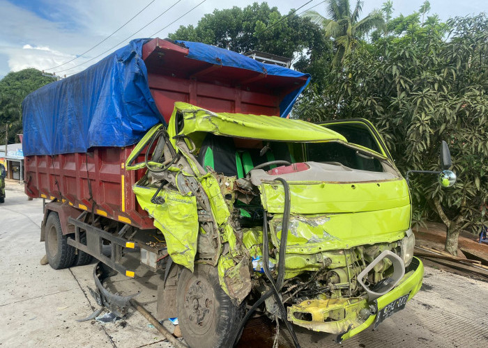 2 Truk Tabrakan di Jalinbar Bengkulu Utara, Sopir Luka-luka