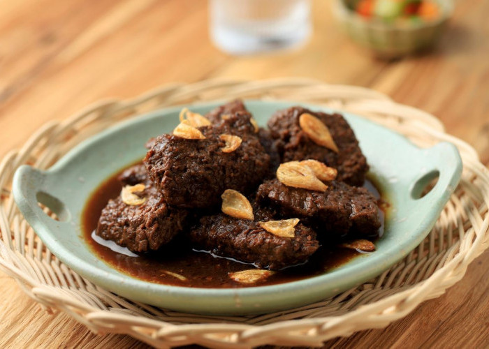 Semur, Masakan Zaman Penjajah yang Berasal dari Belanda, Ini 7 Makanan Masa Kemerdekaan yang Masih Populer 