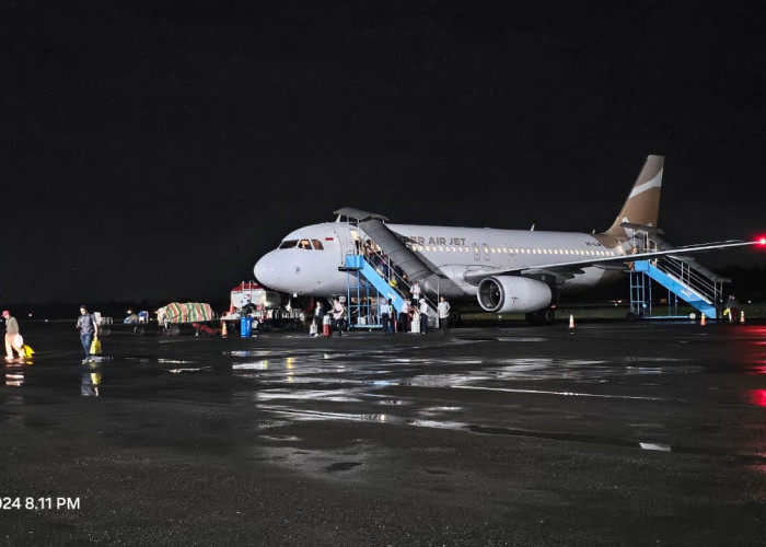 Pesawat Super Air Jet dengan 122 Penumpang Berhasil Mendarat di Bandara Fatmawati