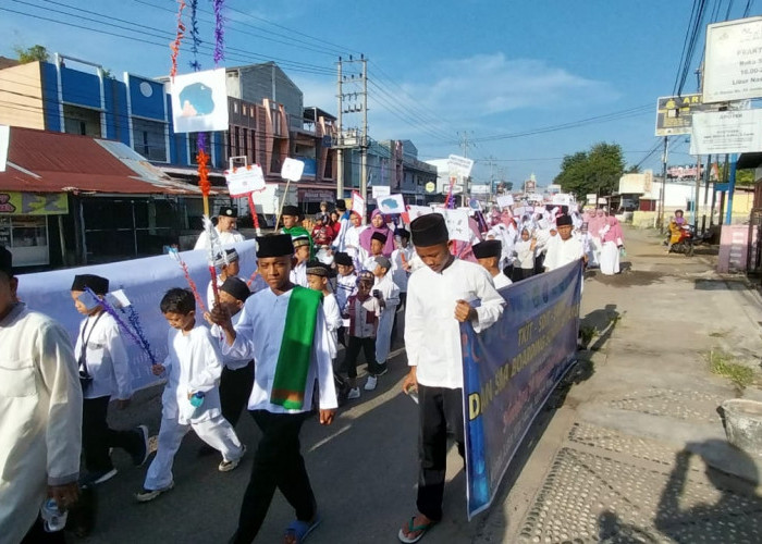 Semarakan Ramadhan 1444 H, Santri Pesantren Quran As Syakur Pawai Berjalan Kaki