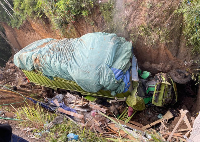 Tabrakan Beruntun 5 Kendaraan, Diduga Ada yang Rem Blong, 1 Orang Meninggal Dunia