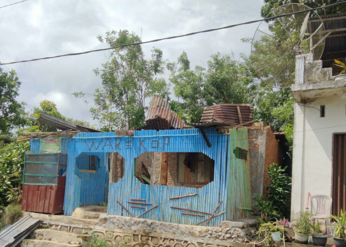 Angin Kencang Melanda Rejang Lebong, 11 Rumah dan 2 Fasilitas Umum Rusak