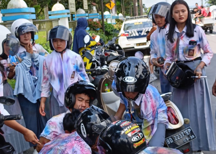 Pasca Corat Coret Seragam Sekolah, Siswa-Siswi Ini Dilarikan Ke IGD RSUD Kepahiang  