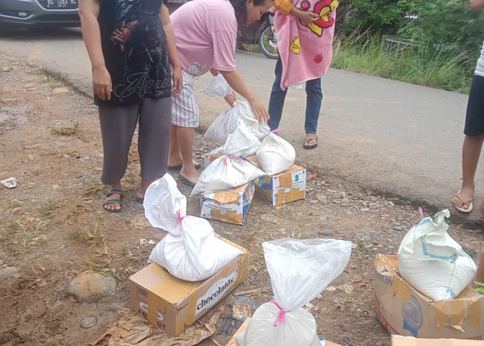 188 Emak-emak Tertipu Tebus Murah Sembako