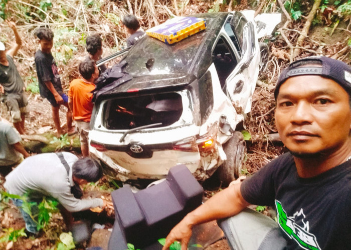 Niat Mudik, Toyota Raize Terjun ke Jurang Sedalam 50 Meter, Bagaimana Penumpangnya?