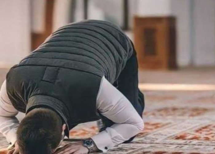 Baca Doa Ini 3 kali Saat Sujud, InsyaAllah Hajat Apapun Menjadi Lancar dan Rezeki Dimudahkan